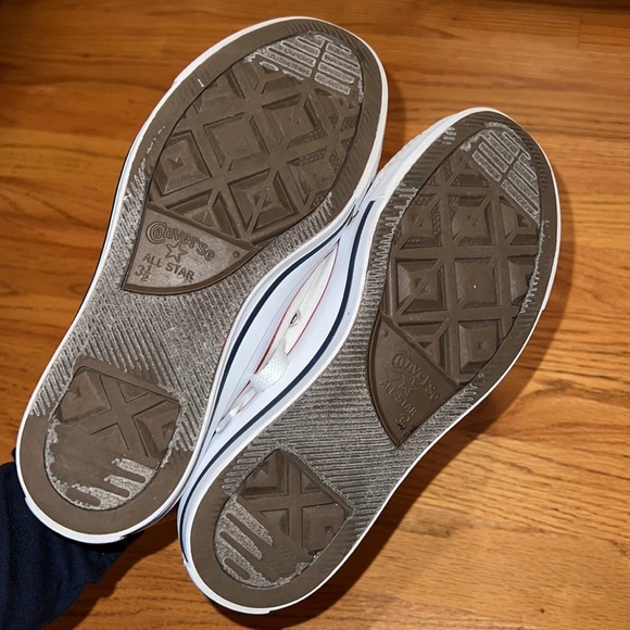 White Converse - Picture 5 of 6